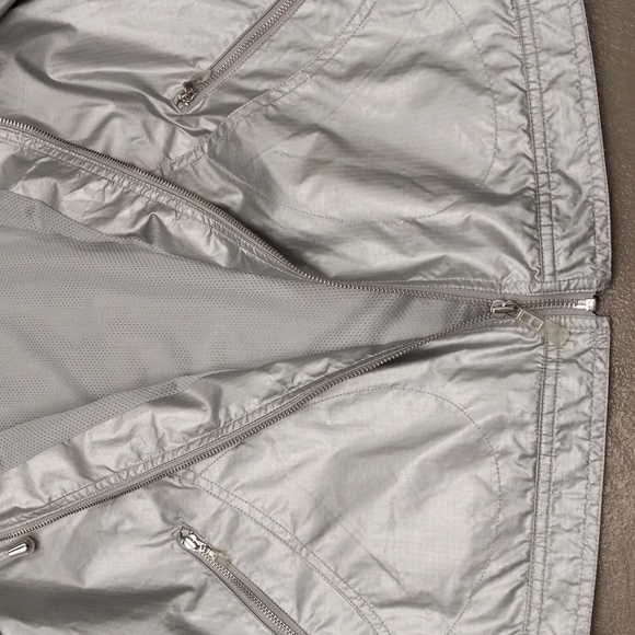 Zenergy By Chico's Silver, Nylon, 4 Pocket, Mesh Lined  Rain Coat - Picture 8 of 12
